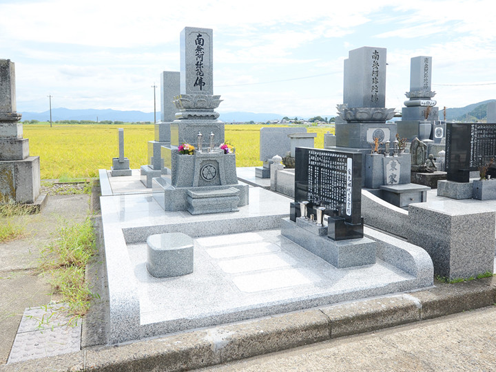福井県でオリジナルのお墓をご要望に合わせてデザインいたします